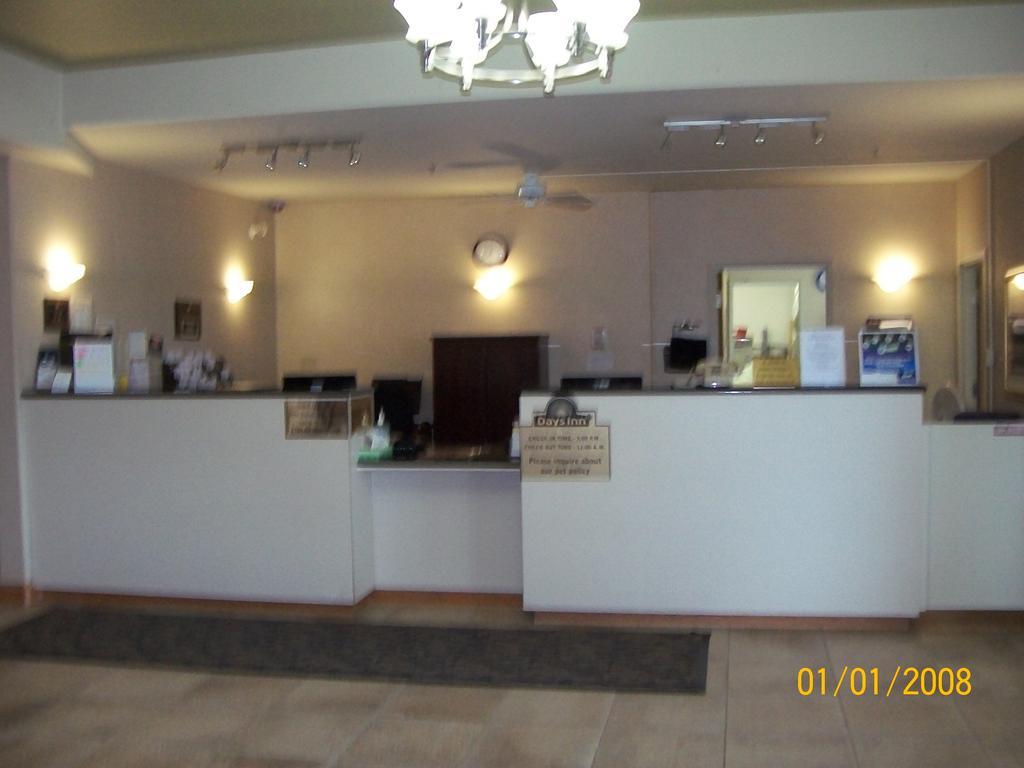 Days Inn By Wyndham Moose Jaw Exteriér fotografie
